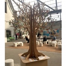 Arbre en carton recyclé à mot | 200 cm de haut