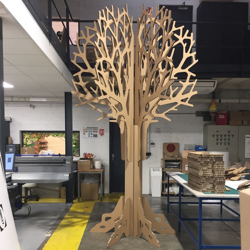 BIKOM Arbre géant en carton recyclé | 338 cm de haut