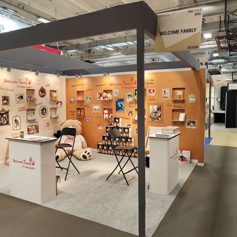 BIKOM Stand en carton