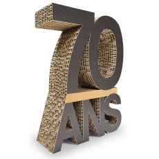 mobilier-en-carton-Lettre et logo en carton géant